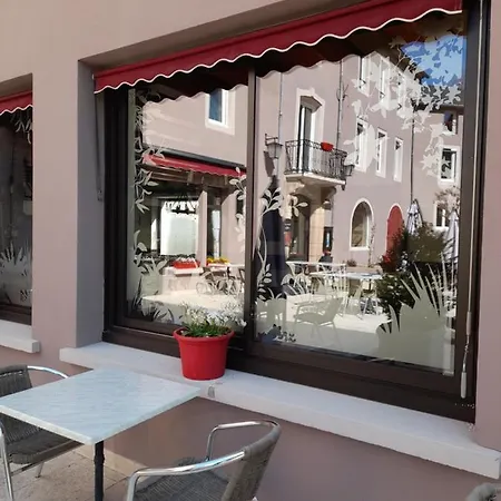 Отель Relais Du Bois Du Four Saint-Leons