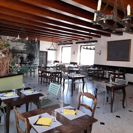 מלון Relais Du Bois Du Four Saint-Léons